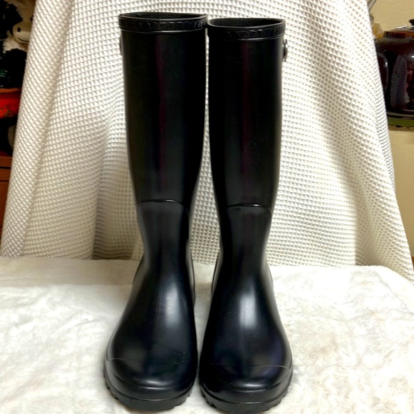 UGG Women’s Rain Boots - Picture 3 of 9